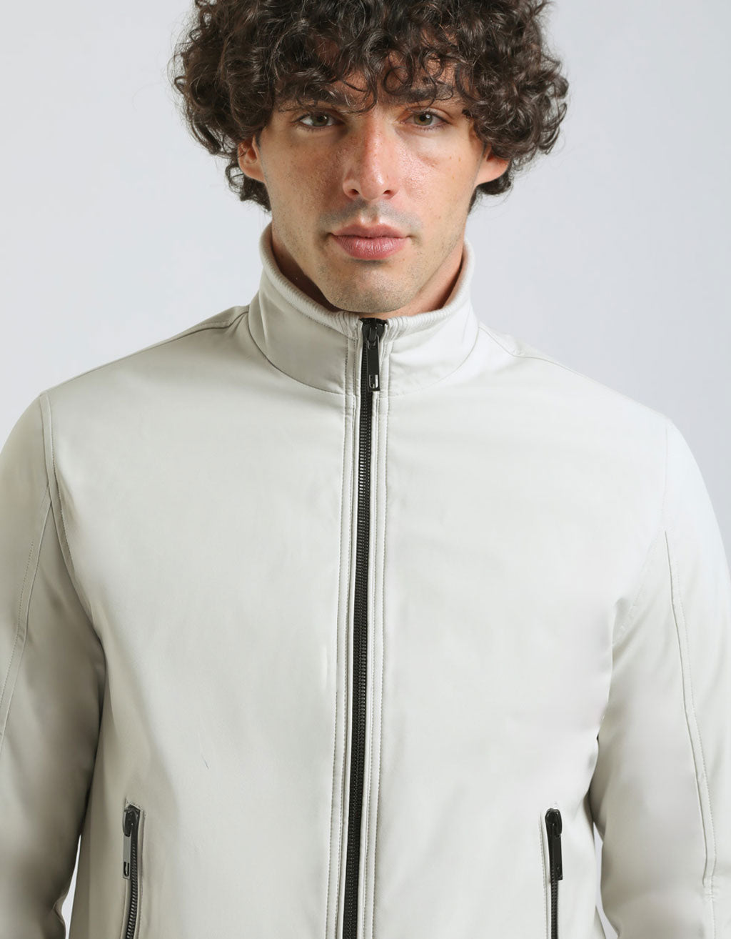 Bomber imbottito con collo lupetto